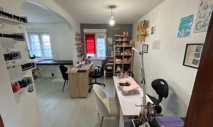 Victoria Élégance & Beauté (Anciennement Victoria Nail’s) & Justine Douceur  : Manucure à Erstein