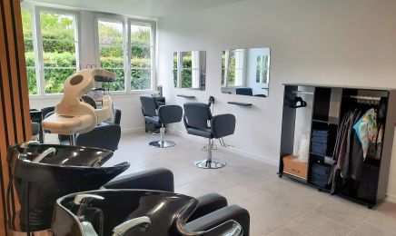 Amber T coiffure : Coiffeur à Ons-en-Bray