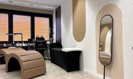 Aylin Koeksal: Kosmetikstudio in Schwieberdingen