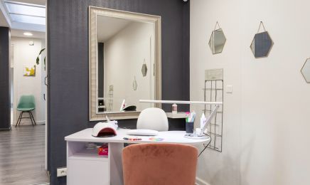 Esthetique Concept : Manucure à Roanne