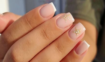 Kalizé Création (Ongle, cils, massage et strass dentaire) : Institut de beauté à Saint-Sornin