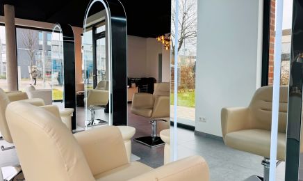 Hashtag Tash & Michelle: Kosmetikstudio in Pfullingen