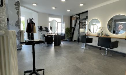 STUDIO FIVE: Friseur in Gummersbach