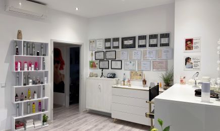 Ewig Eleganz Salon Hairstylistin: Kosmetikstudio in Heinsberg