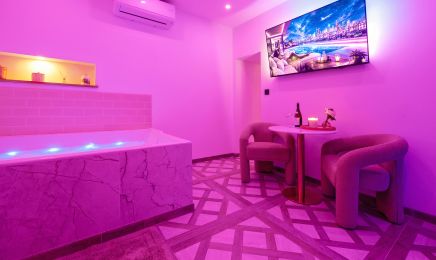 Jacuzzi Spa Privatif l’Hermitage : Spa à Dijon