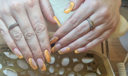 Emma Nail 1798 Chez Saint Lou Coiffures : Manucure à Thuir