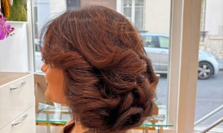 Yoni coiffure spécialiste coloration végétale  Ouvert 7/7 : Coiffeur à Paris