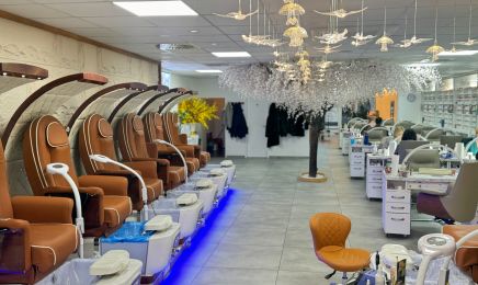 King Nails: Kosmetikstudio in Bonn