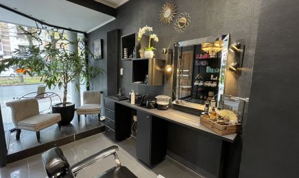 Quelque Part Au Soleil : Coiffeur à Jette