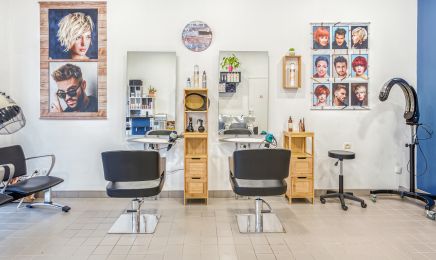 Salon Jean Claude (Denis) : Barbier à Blanquefort