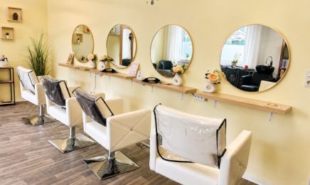 Beauty Paradies–Friseur, Plasma Pen, Kosmetik, Keratin, Haarverlängerung, Wimpern, Barber: Nagelstudio in Cloppenburg