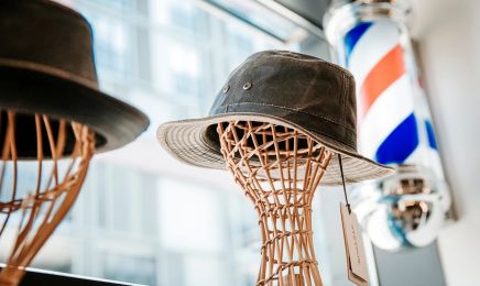 Eric: Barbier - Haircut & Shave | Ballindamm : Barbershop in Hamburg