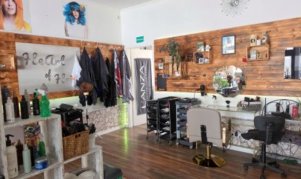 Heart of Hair: Friseur in Warburg