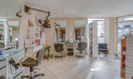 Instant Coiffure  : Institut de beauté à Bourges