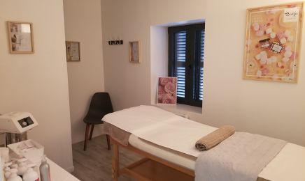 Virginie Coiffure et Esthétique  : Manucure à Sathonay-Village