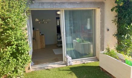 Mes Beautés by Carine : Manucure à Saint-Saturnin-lès-Avignon