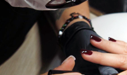Les ongles de Louise  : Manucure à Maubec