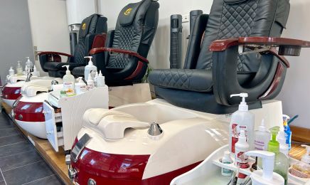 Flownails and Lashes : Nagelstudio in Neubiberg