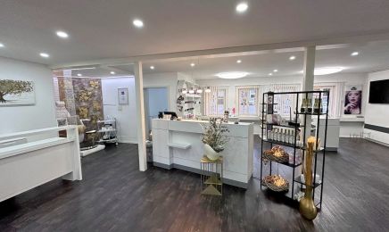 Olga Nail & Beauty: Kosmetikstudio in Mössingen