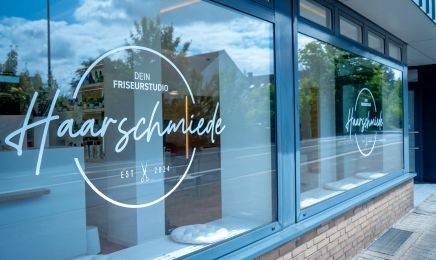 Haarschmiede Studio: Friseur in Meerbusch