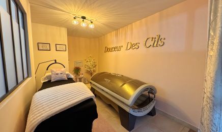 Douceur des cils . : Manucure à Porto-Vecchio