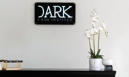 Darklash Institut : Manucure à La Crau