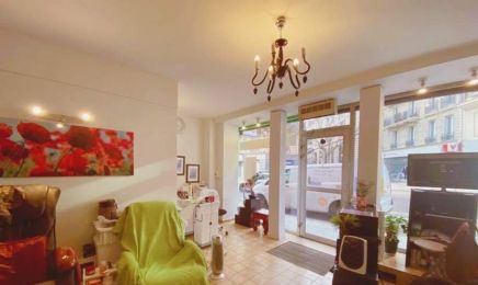 Détente et nails : Manucure à Paris