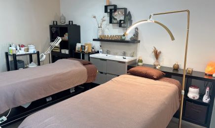 Élégance Beauté by C & Instant Précieux : Manucure à Lunel-Viel