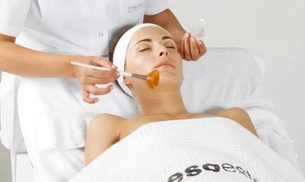 Centre LS - Soins experts à Dijon - Jetpeel, Radiofrequence & LED : Coiffeur à Talant