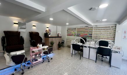 Dang Nails Beauté : Manucure à Hyères