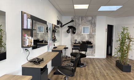 L’instant Présent  : Coiffeur à Caulnes