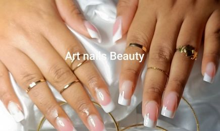 Art Nails Beauty - Cils & Sourcils : Institut de beauté à L'Hermitage