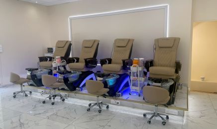 Win Ongles & Cils  : Manucure à Marseille