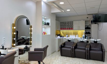 Fine Studio Woman Hair & Beauty: Nagelstudio in Hamburg