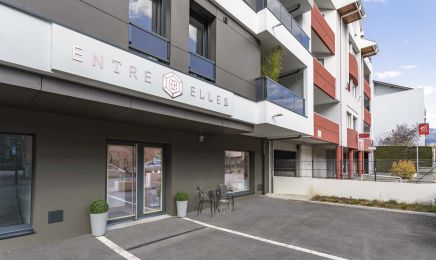 Entre elles : Manucure à Ville-la-Grand