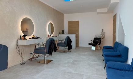 Hair Plaza  : Barbier à Velaux