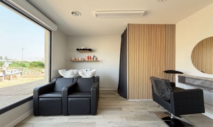 PV Hair Lounge  : Coiffeur à Saint-Martin-de-Crau