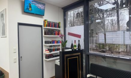 Raya Ihr Friseur: Kosmetikstudio in München