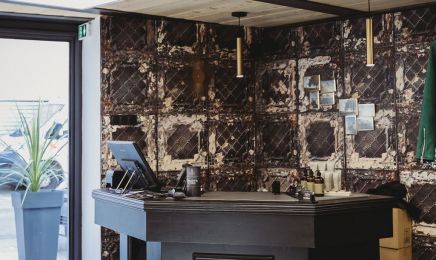 The Room : Coiffeur à Châteaurenard