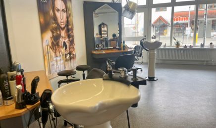 Hair & Beauty Lounge: Barbershop in Gäufelden