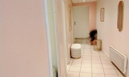 Institut Aquarella : Manucure à Moulins