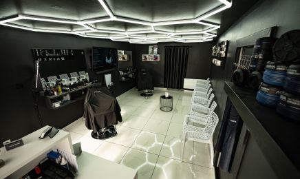 HILLSIDE : Coiffeur à Épinal