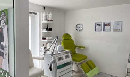 Cosmetic Institut Zara Basereh: Kosmetikstudio in Trier
