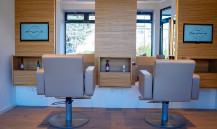 Haarschmiede Studio: Friseur in Meerbusch