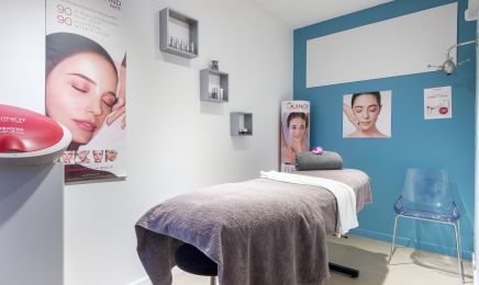 Ambiance beauté : Manucure à Saint-Cyprien