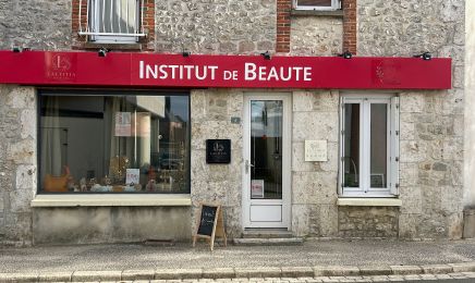 Luxoria  : Coiffeur à Les Villages Vovéens