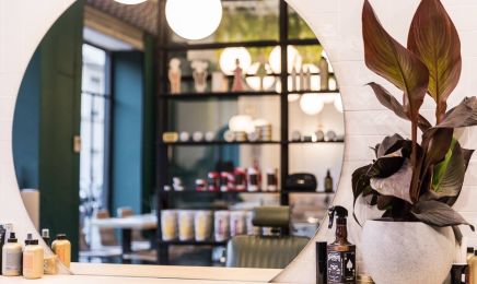 One Love Café : Coiffeur à Nice