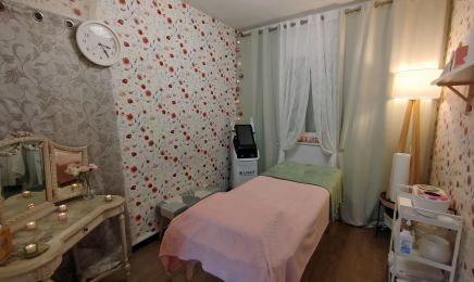 Anastasia Fée Main : Manucure à Clermont-Ferrand