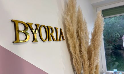 By Oria beauté : Manucure à Le Puy-en-Velay