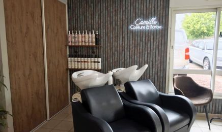 Camille Coiffure & Barbe : Coiffeur à Esse